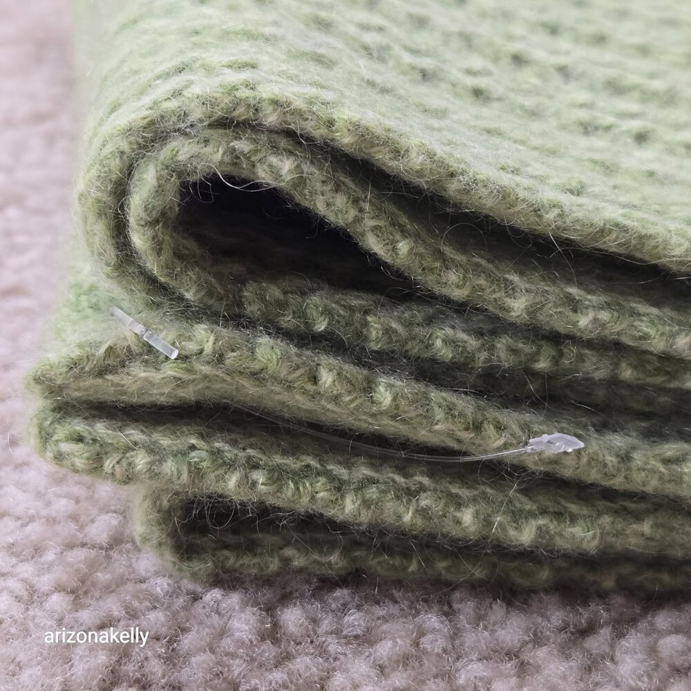 Castlerig Cashmere Green Knit Scarf *TINY REPAIRED HOLE* - Picture 12 of 12